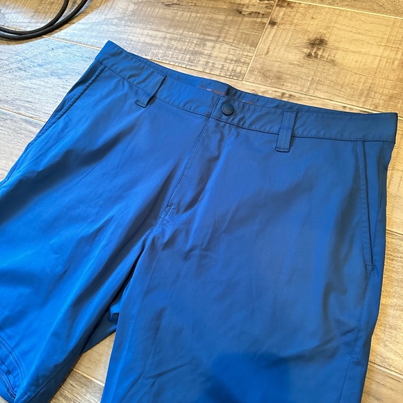 Rhone 9" Commuter® Short - Picture 5 of 5
